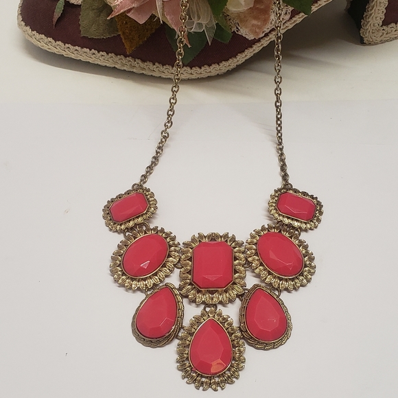 Amazing Golden Leaf Wrapped Pink Acrylic Crystal Statement Necklace - Picture 3 of 10